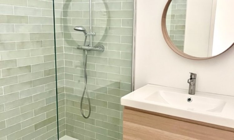 Rénovation et création de salle de bain avec douche  à Toulouse