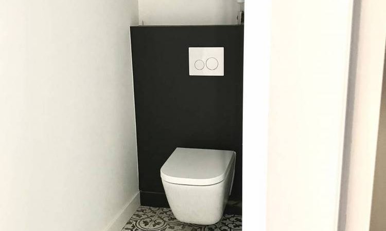 Relooking WC dans un appartement à Toulouse. S.C.T.I.